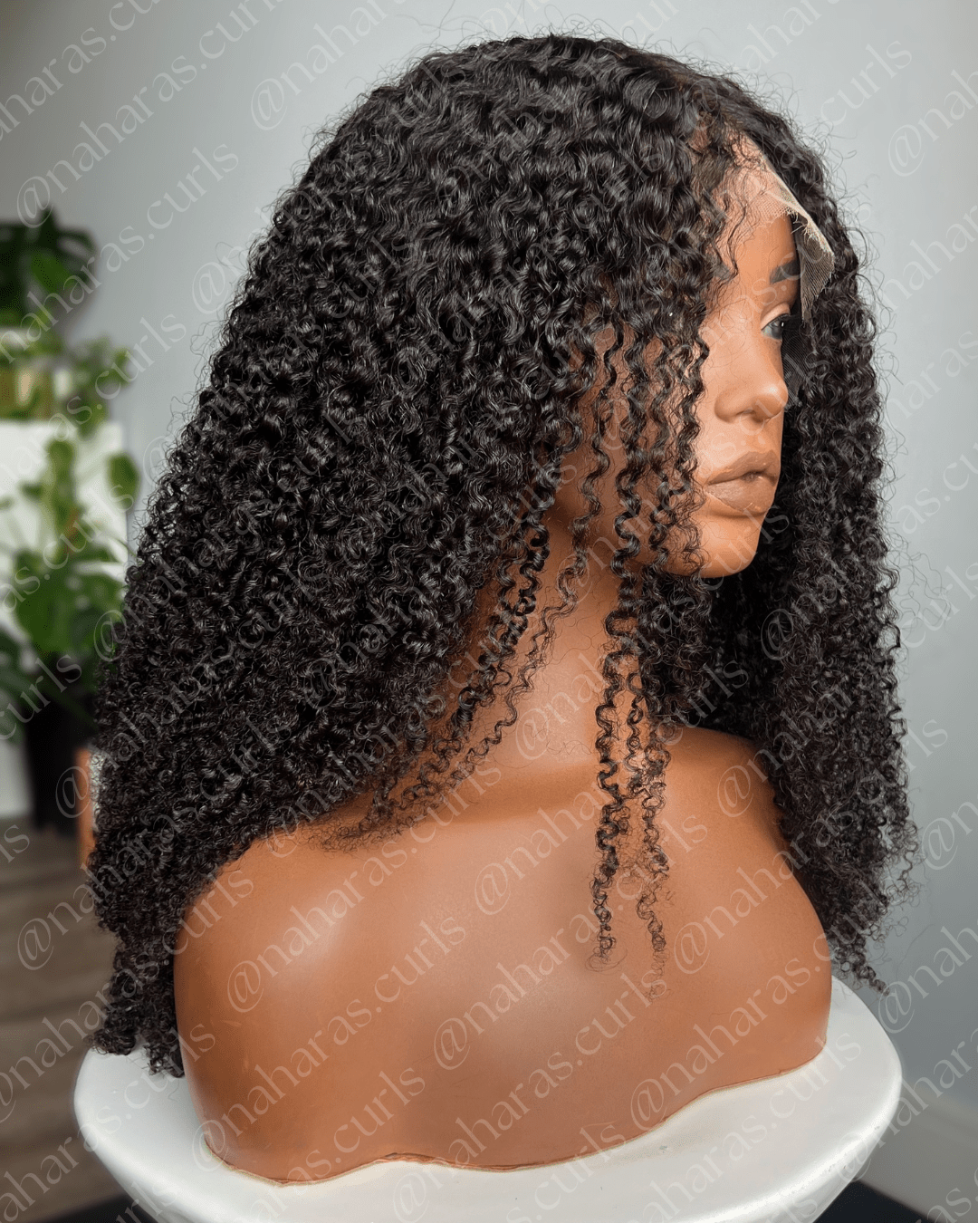 Close-up of Aura HD Lace Front Wig transparent lace and pre-plucked hairline