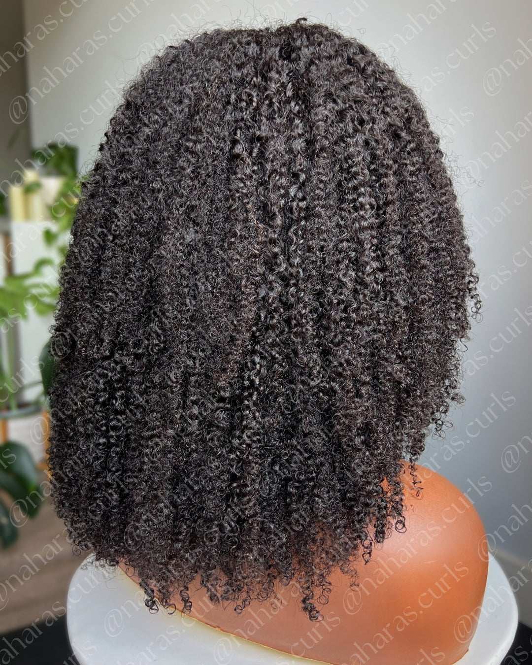 Nahara’s Curls Aura U-Part Wig with springy curls and soft texture