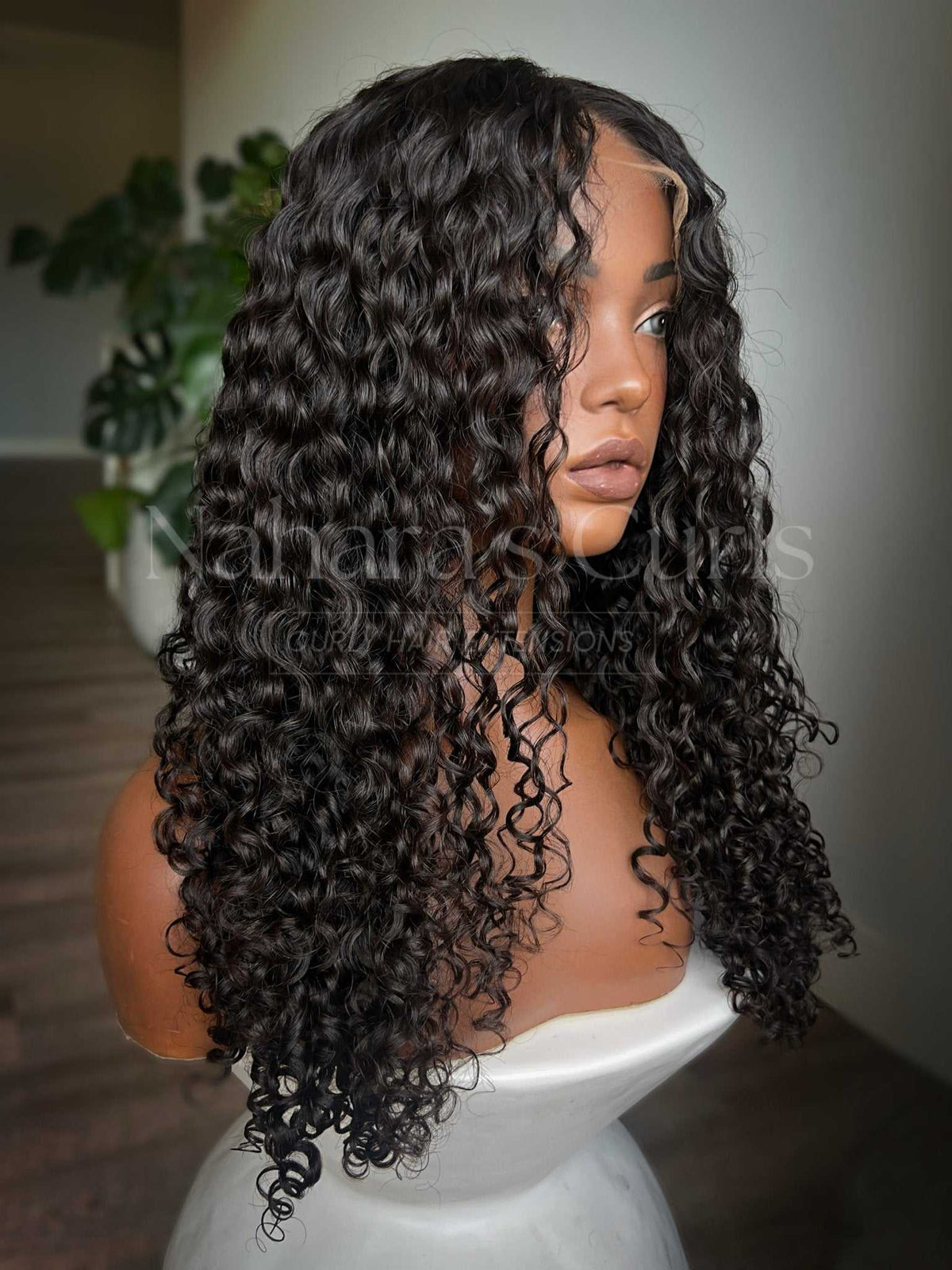 Loose wave lace front wig showing the natural sway and movement of Tula Soft Wave