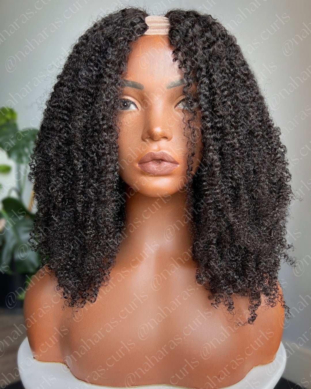 U-Part Wig with realistic parting and voluminous curls – Nahara’s Curls